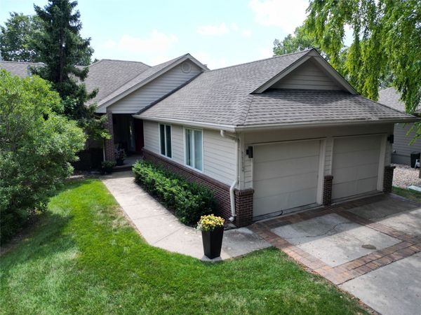 1112 Glen Oaks Drive , West Des Moines, IA 50266
