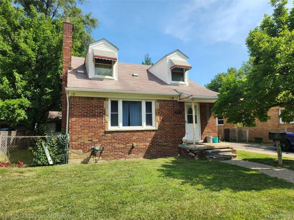 915 E 14 Mile Road, Clawson, Mi 48017