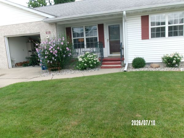 103 Fleming Court , Unit 103, Watseka, IL 60970