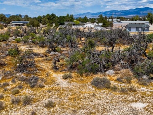 1610 Bank Avenue , Pahrump, NV 89048