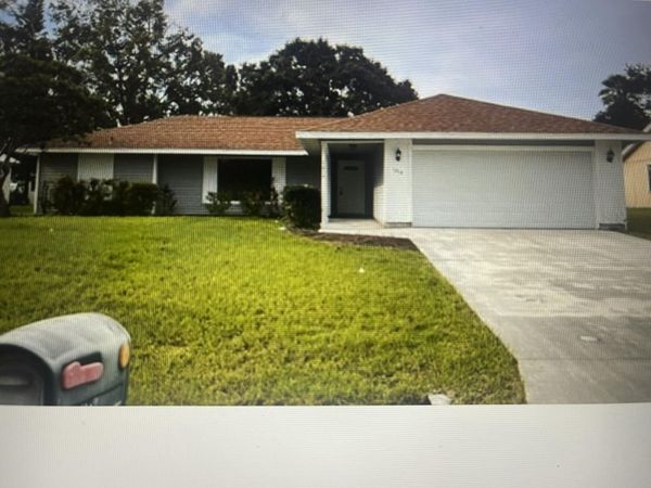 1019 SW Aurelia Avenue, Port St. Lucie, FL 34953