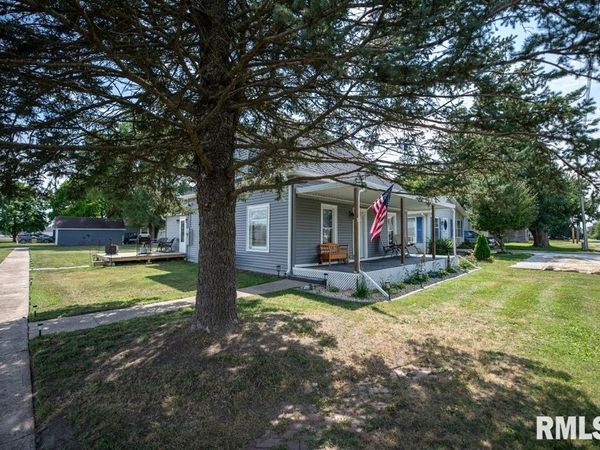 111 E OAKLEY Avenue, Glasford, IL 61533