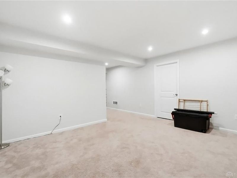 9031 Lakeside Street, Tipp City, OH 45371 Photo 61