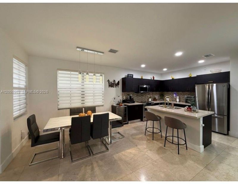 7022 NW 102nd Pl, Doral, FL 33178 Photo