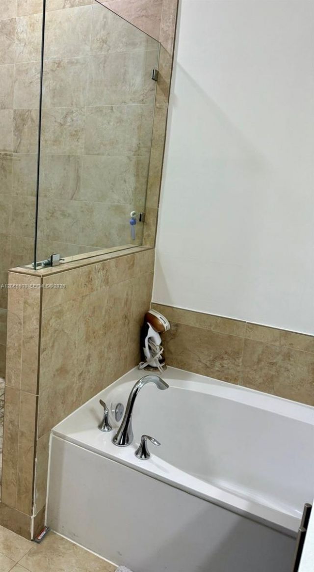 7022 NW 102nd Pl, Doral, FL 33178 Photo