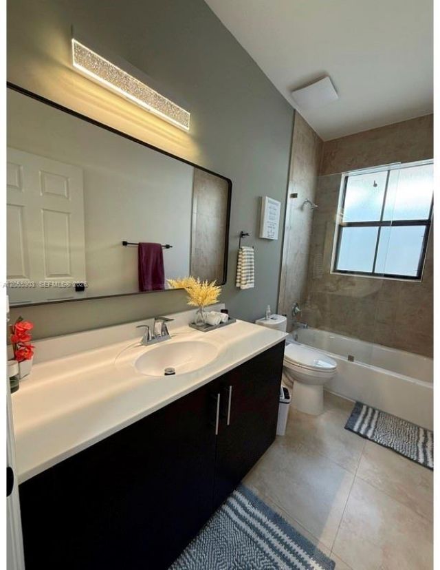7022 NW 102nd Pl, Doral, FL 33178 Photo