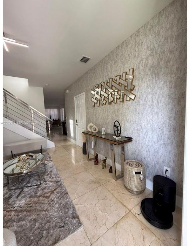 7022 NW 102nd Pl, Doral, FL 33178 Photo