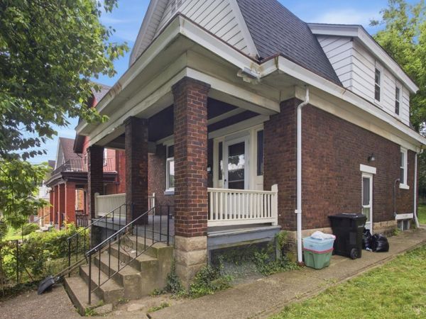 2035 Burnet Avenue, Cincinnati, OH 45219