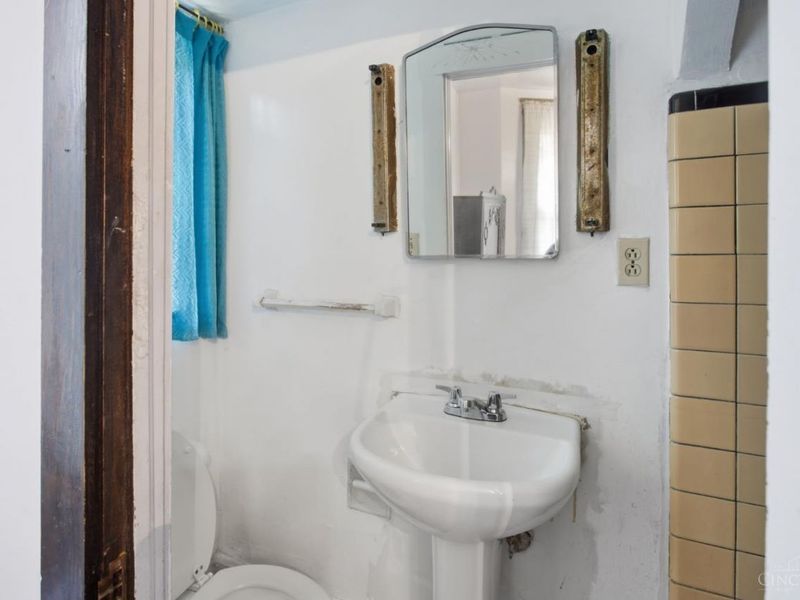 2035 Burnet Avenue, Cincinnati, OH 45219 Photo 14