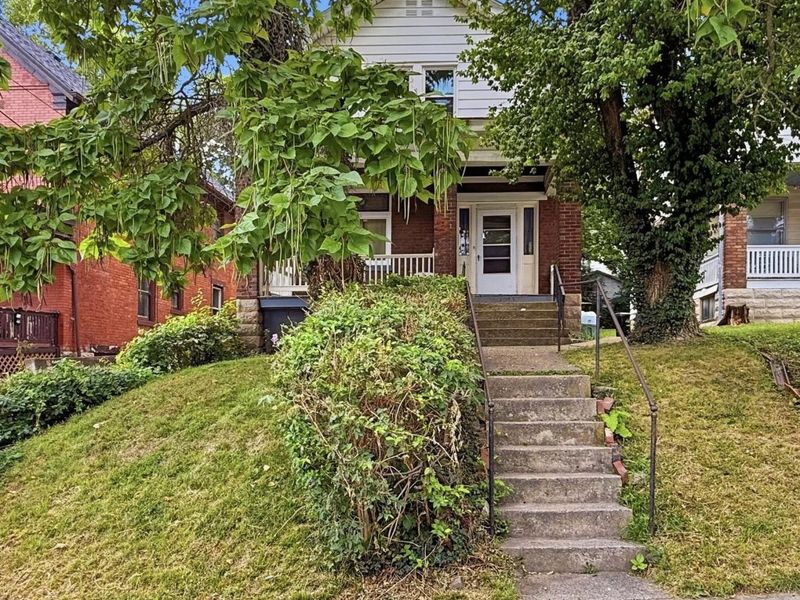 2035 Burnet Avenue, Cincinnati, OH 45219 Photo 2