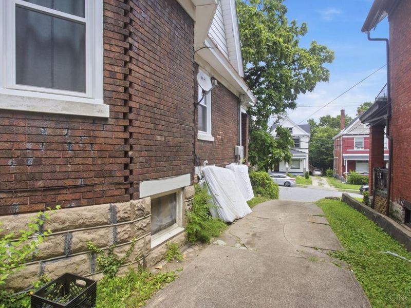 2035 Burnet Avenue, Cincinnati, OH 45219 Photo 23