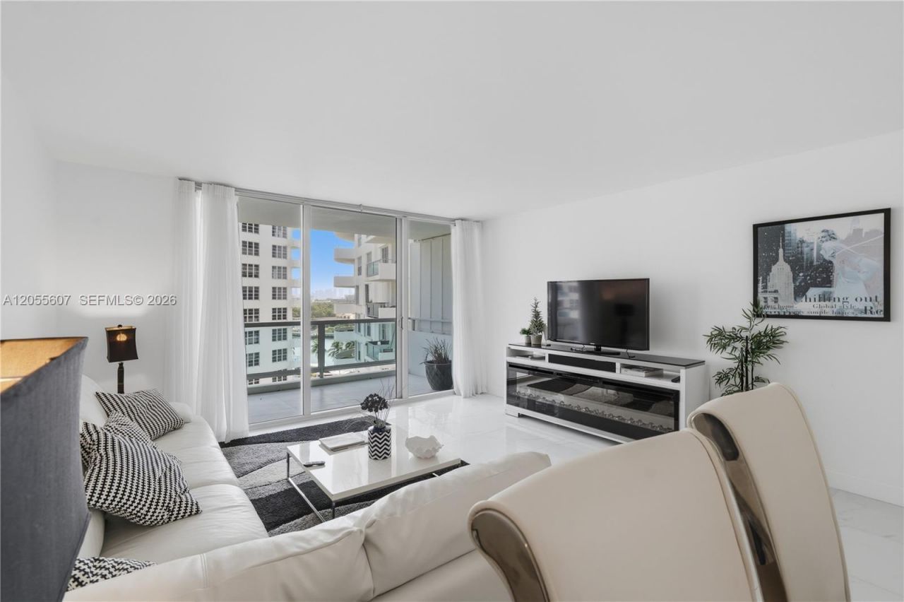 5151 Collins Ave , Unit 1027, Miami Beach, FL 33140 Photo