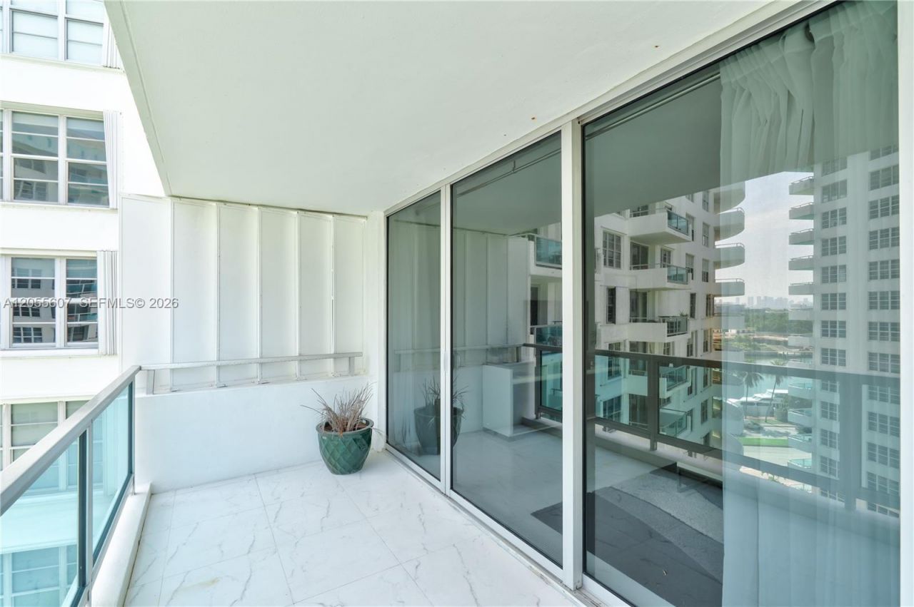 5151 Collins Ave , Unit 1027, Miami Beach, FL 33140 Photo