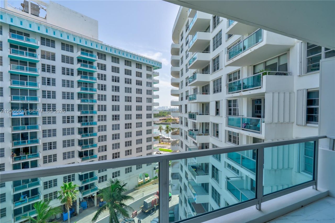 5151 Collins Ave , Unit 1027, Miami Beach, FL 33140 Photo