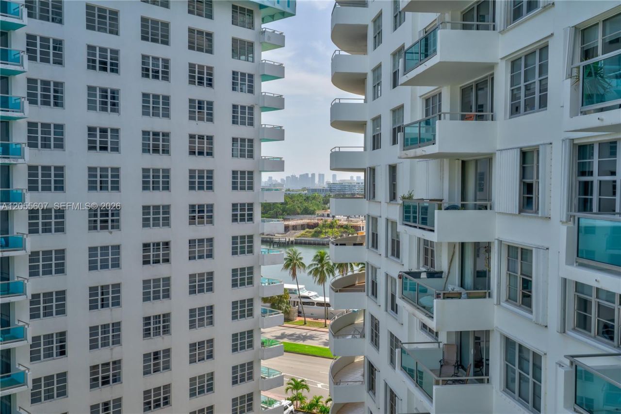5151 Collins Ave , Unit 1027, Miami Beach, FL 33140 Photo