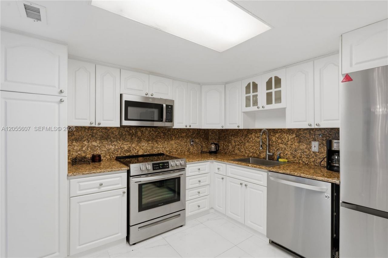 5151 Collins Ave , Unit 1027, Miami Beach, FL 33140 Photo