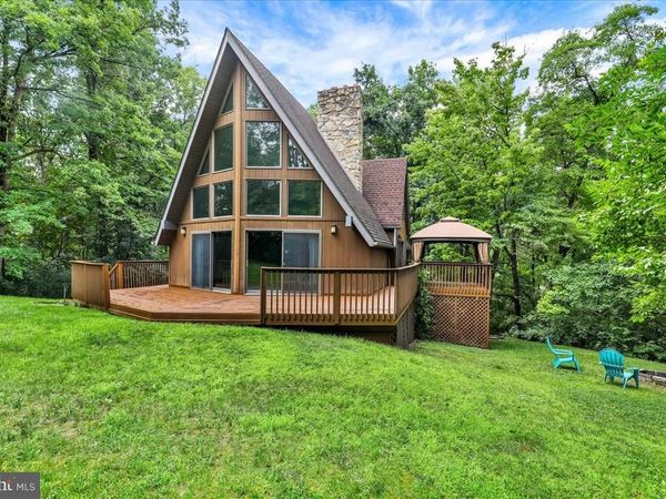 31 TODD DRIVE, LEESPORT, PA 19533
