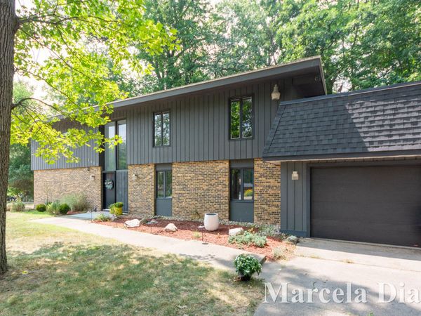 3431 Tricklewood Drive SE, Grand Rapids, MI 49546