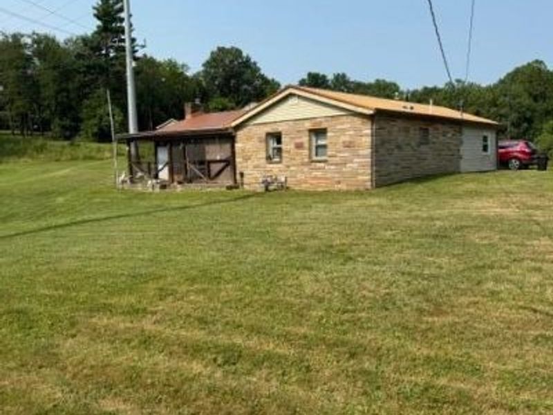 405 N State Street, New Lexington, OH 43764 Photo 3