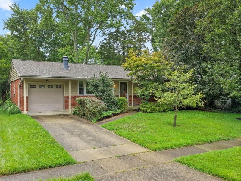 1658 Yellowglen Drive, Anderson Twp, OH 45255 Photo 3