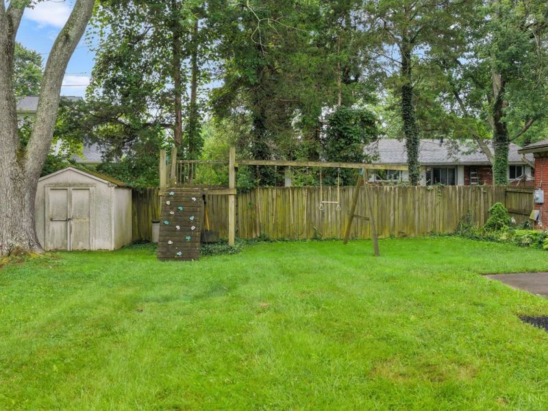 1658 Yellowglen Drive, Anderson Twp, OH 45255 Photo 35