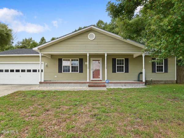 509 Hay Baler Court, Sneads Ferry, NC 28460