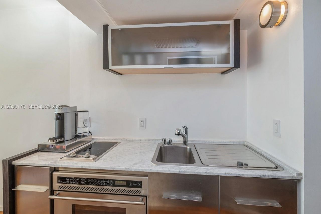 1601 West Ave , Unit 208, Miami Beach, FL 33139 Photo