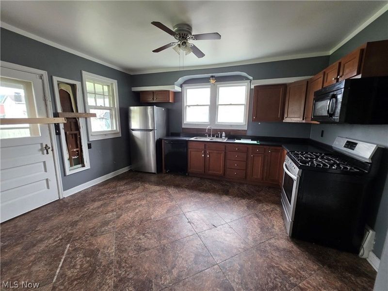 516 Buckeye Street, Tiltonsville, OH 43963 Photo 3