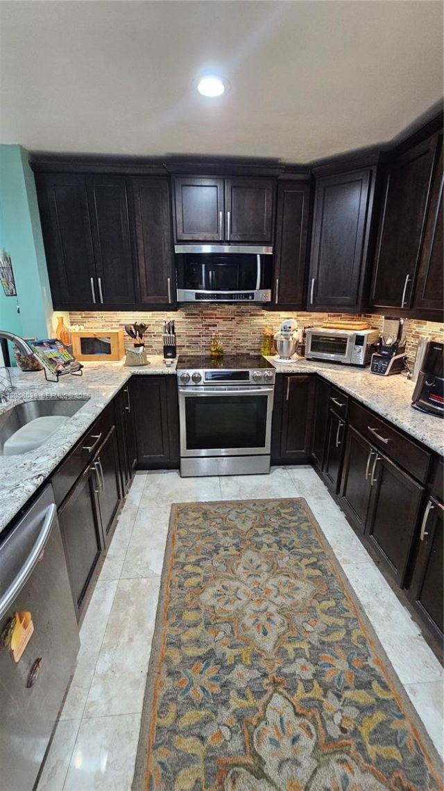 7252 Woodmont Ave , Tamarac, FL 33321 Photo
