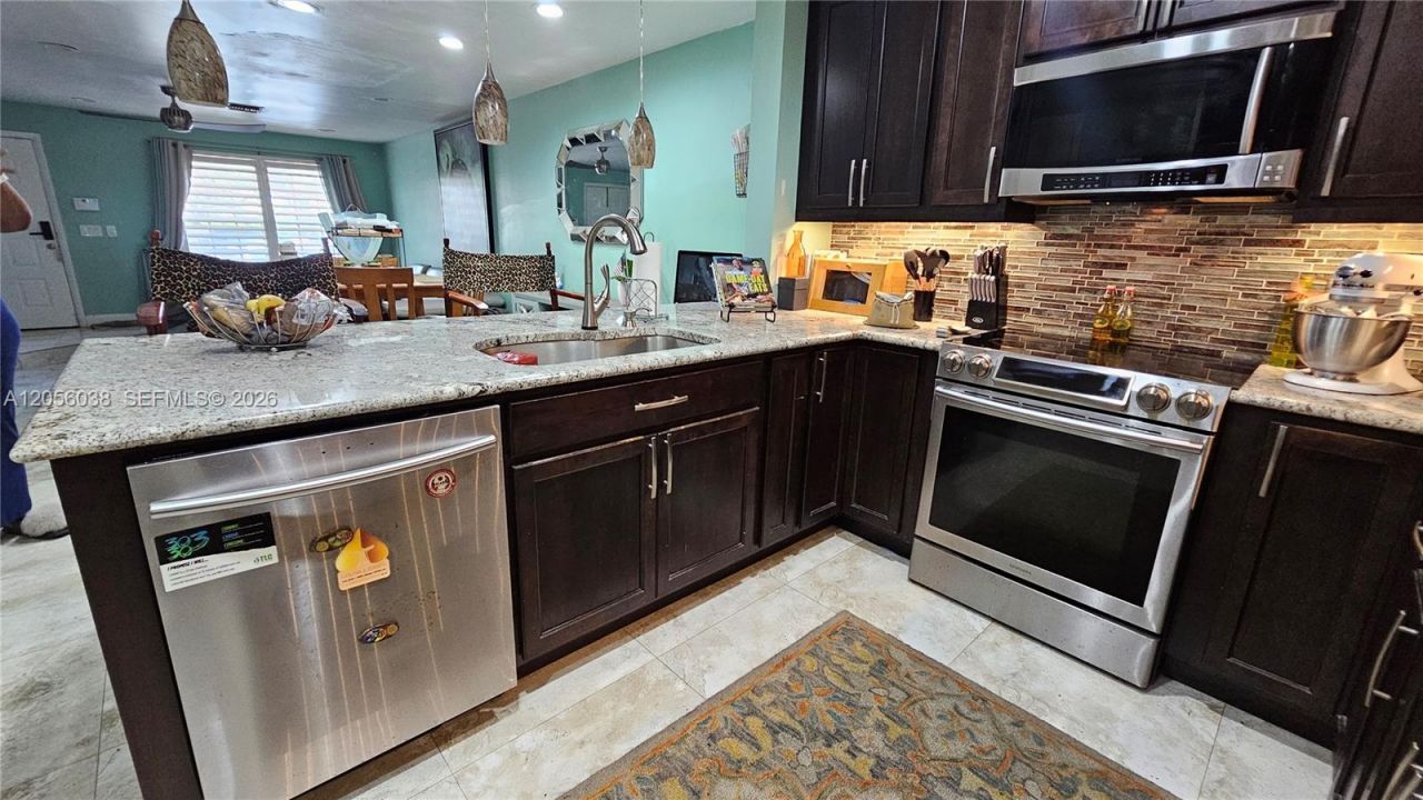 7252 Woodmont Ave , Tamarac, FL 33321 Photo