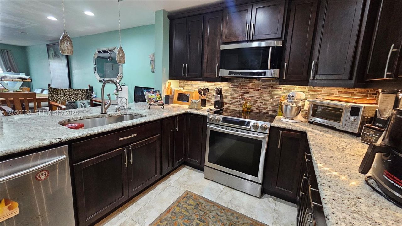7252 Woodmont Ave , Tamarac, FL 33321 Photo