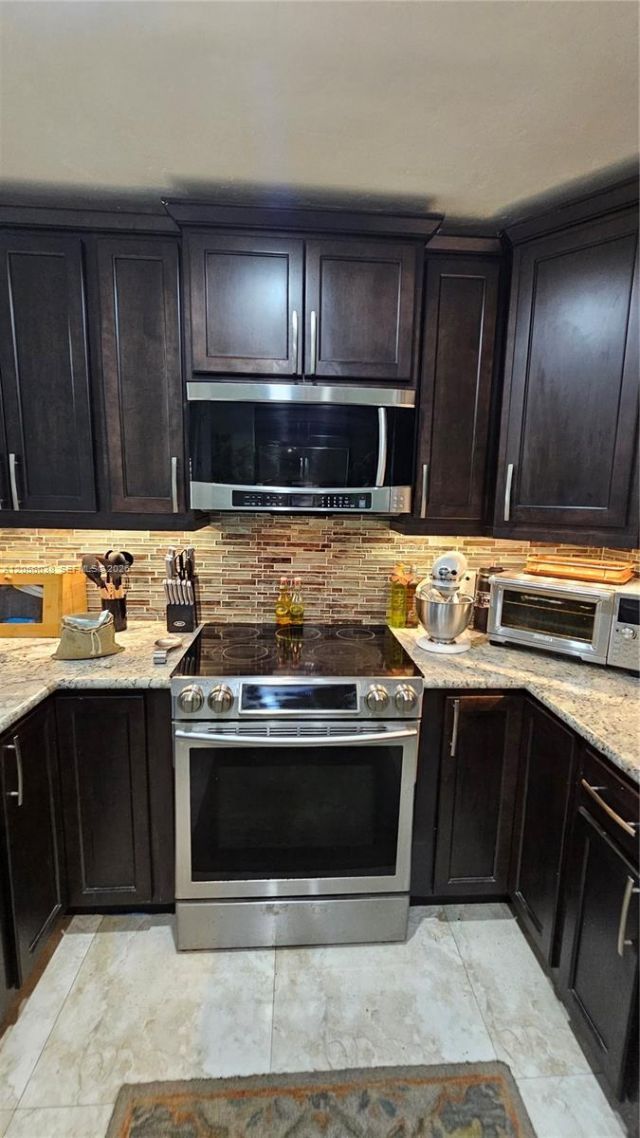 7252 Woodmont Ave , Tamarac, FL 33321 Photo
