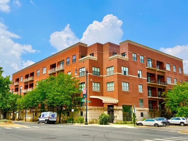 3300 W Irving Park Road , Unit H5, Chicago, IL 60618