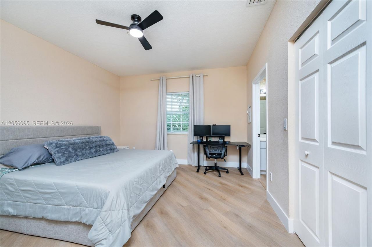 5600 NW 114th Pl , Unit 209, Doral, FL 33178 Photo