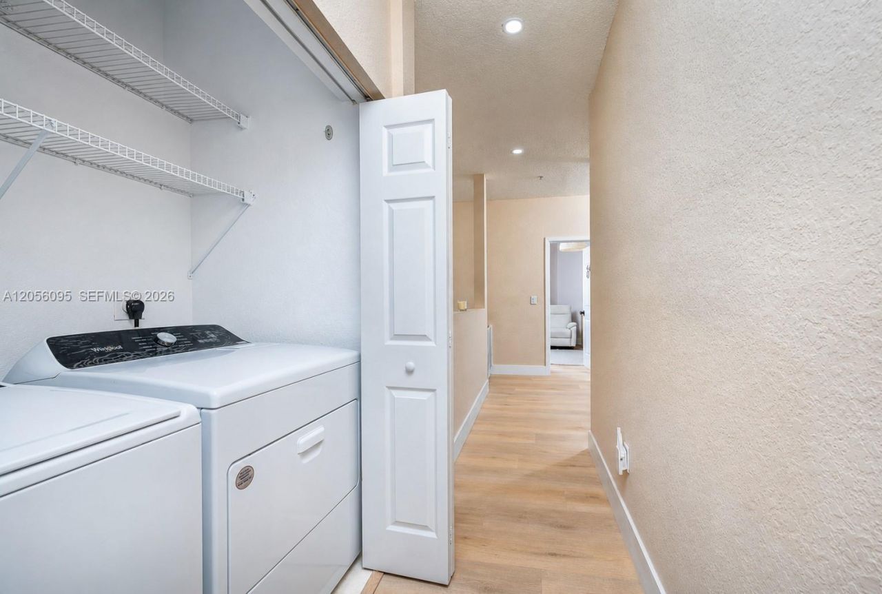 5600 NW 114th Pl , Unit 209, Doral, FL 33178 Photo