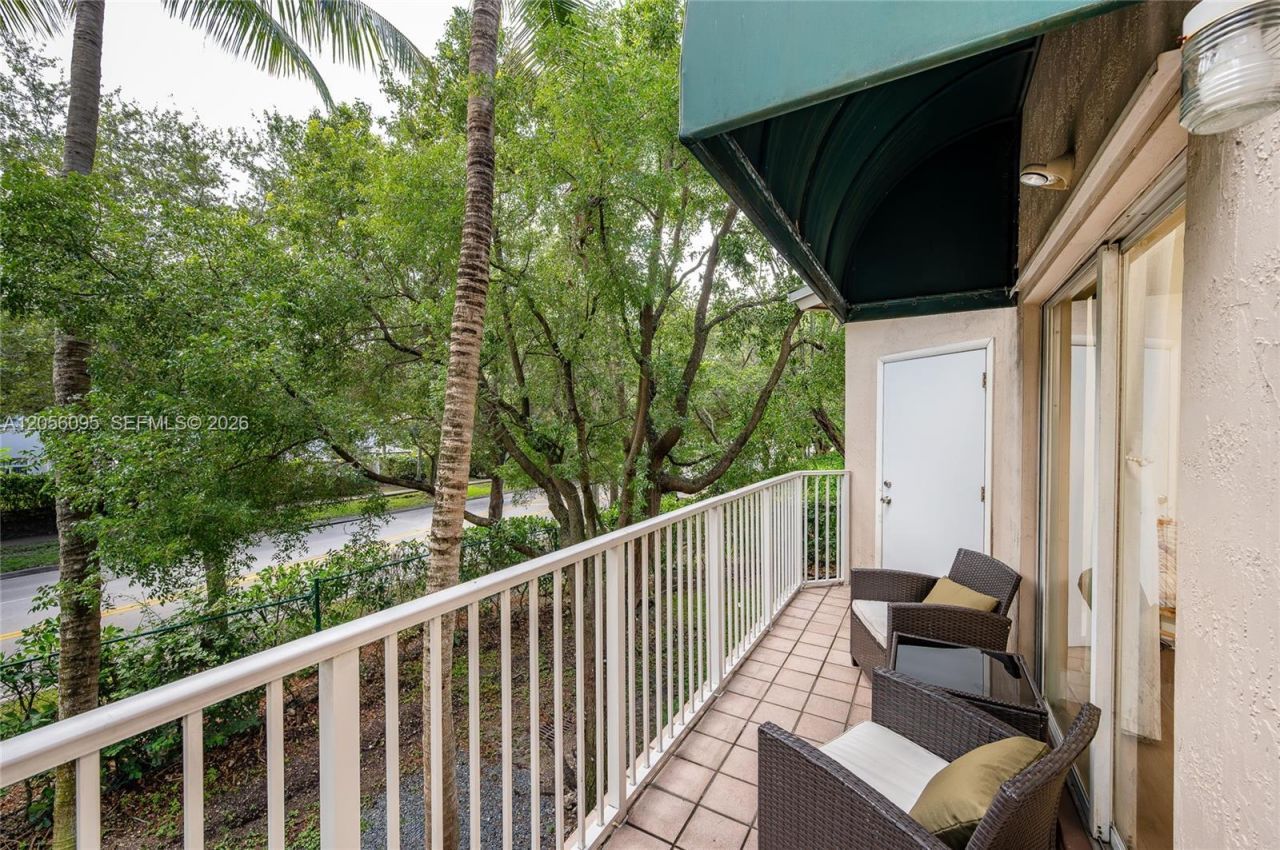 5600 NW 114th Pl , Unit 209, Doral, FL 33178 Photo