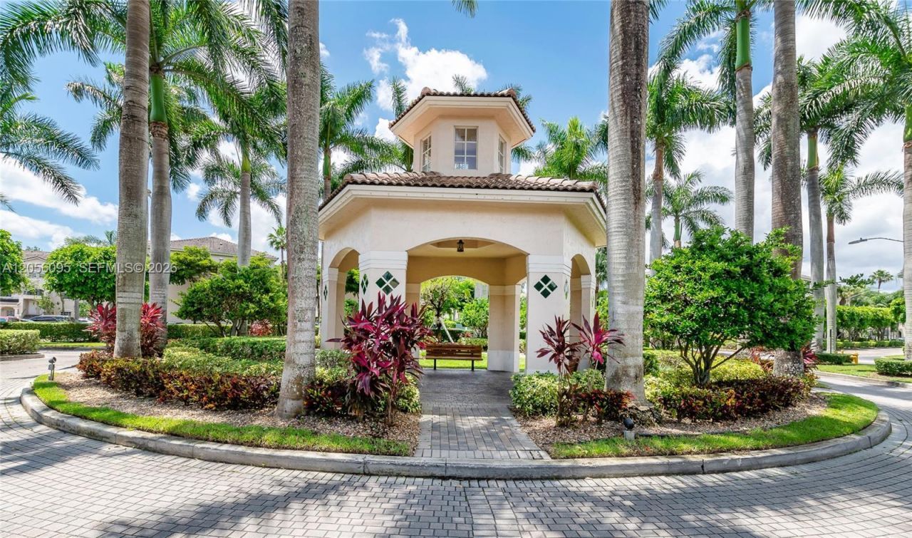 5600 NW 114th Pl , Unit 209, Doral, FL 33178 Photo