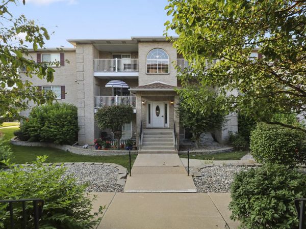 2021 W 75th Place, Unit 25, Merrillville, IN 46410