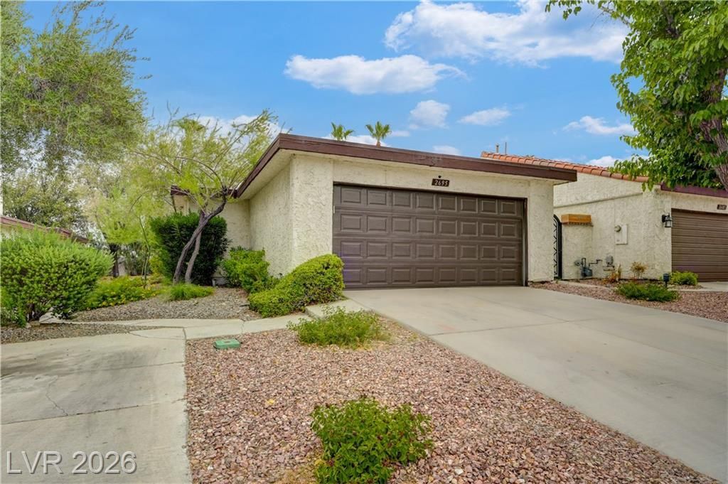 2695 San Lago Court , Las Vegas, NV 89121