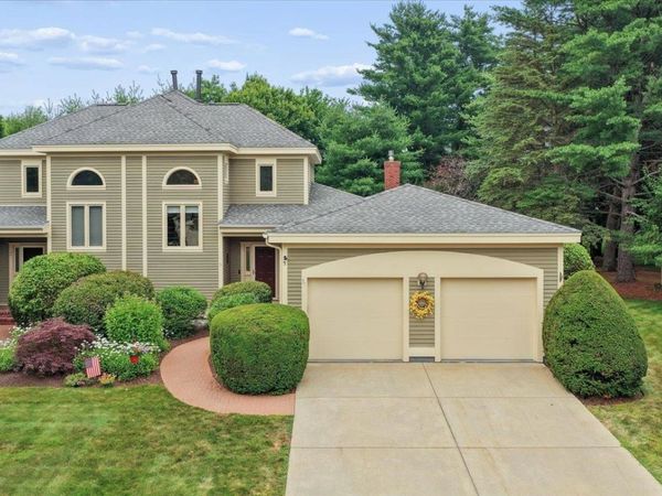 5 Pebble Beach Drive, Bedford, NH 03110