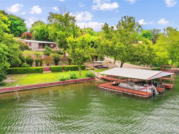 363 Oakview Road , Gainesville, TX 76240