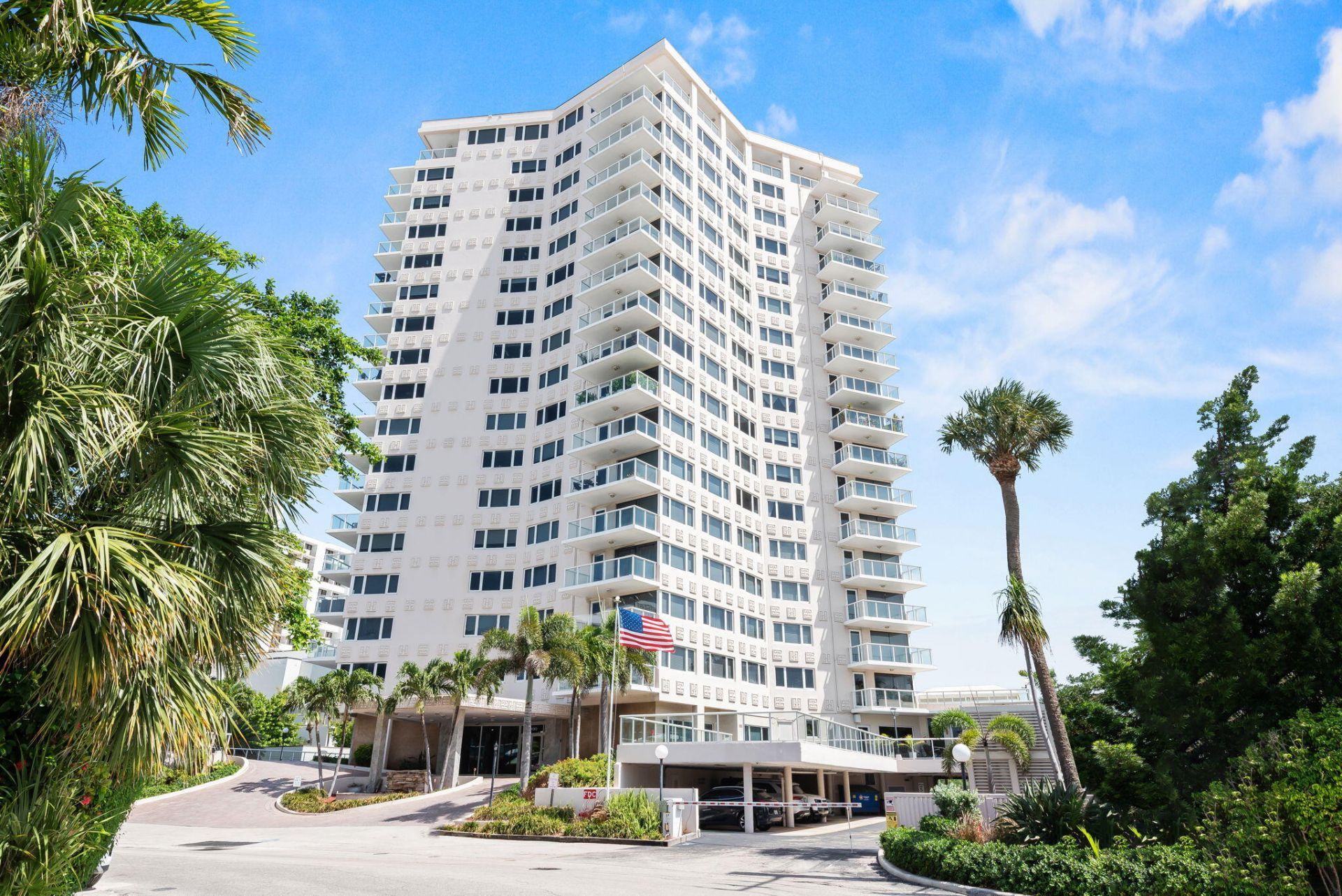3000 Holiday Drive, Unit 905, Fort Lauderdale, FL 33316 Photo