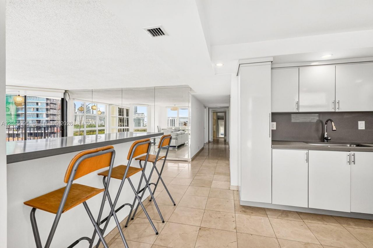 1901 Brickell Ave, Unit B1109, Miami, FL 33129 Photo