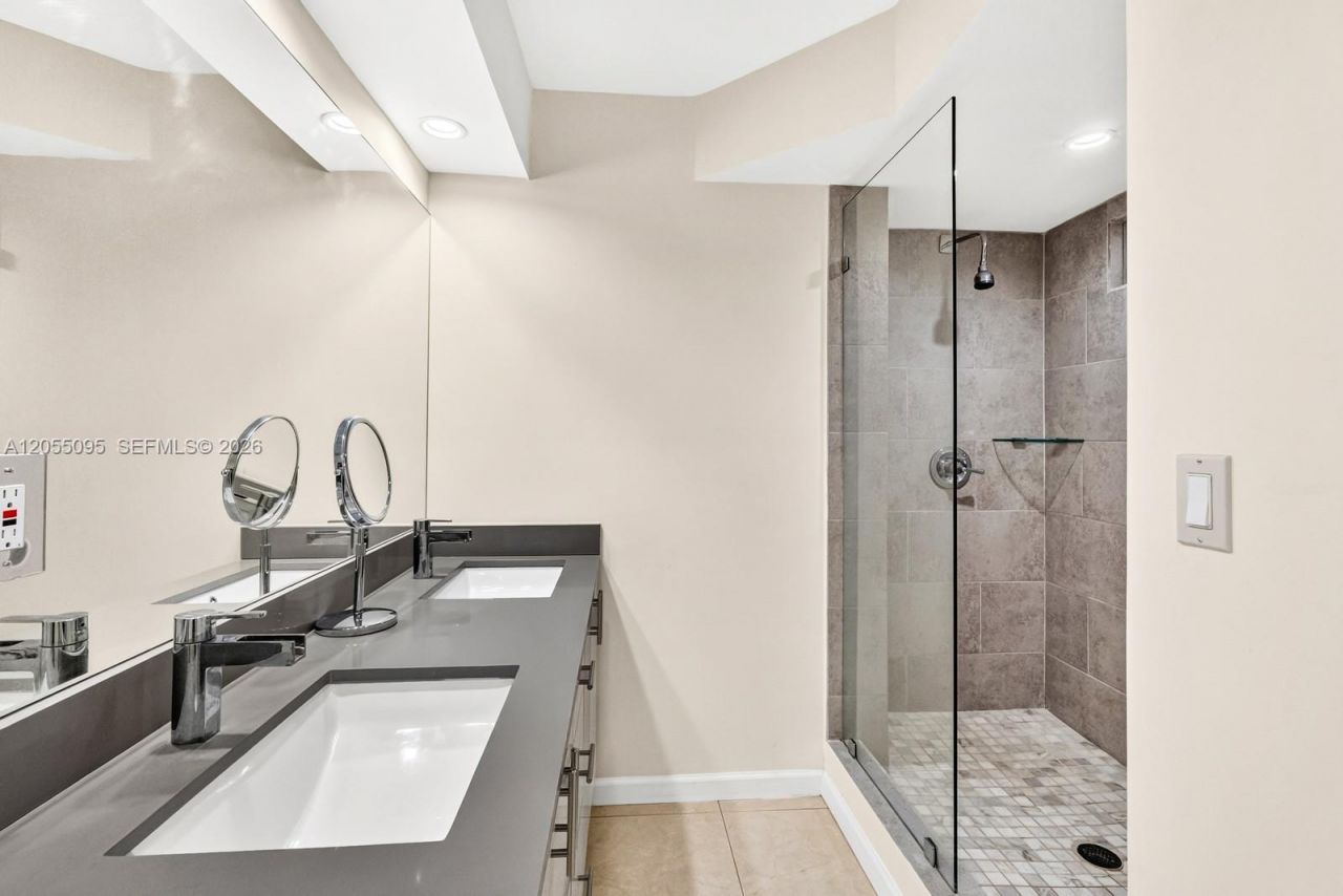 1901 Brickell Ave, Unit B1109, Miami, FL 33129 Photo
