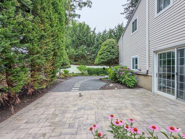 16 Brookside Drive, Huntington, NY 11743