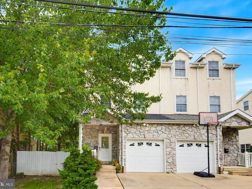492 Harmon Road, Philadelphia, PA 19128 Main Photo