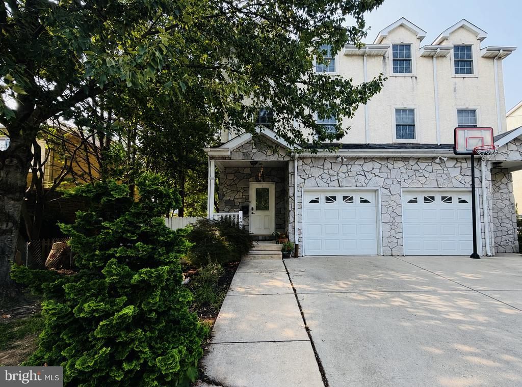 492 HARMON ROAD , PHILADELPHIA, PA 19128