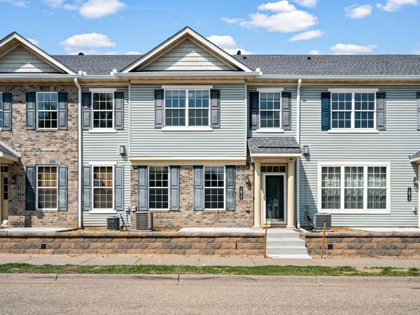 1072 Henslow Avenue N, Oakdale, MN 55128