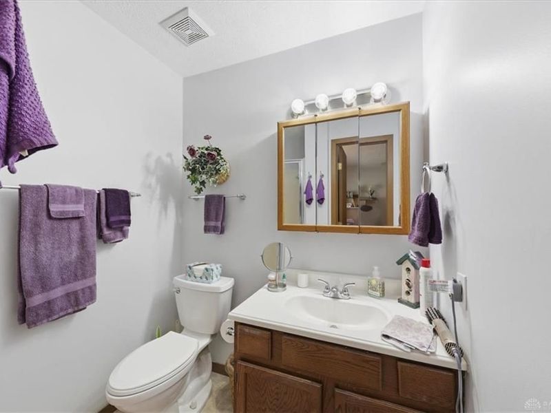 1045 Bradford Drive, Springfield, OH 45503 Photo 13