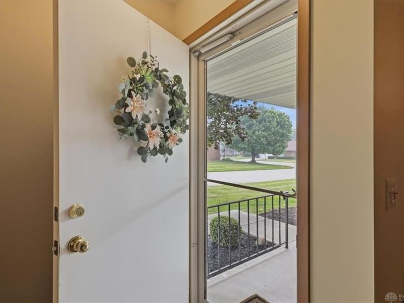 1045 Bradford Drive, Springfield, OH 45503 Photo 2